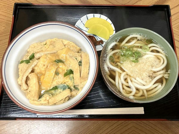 衣笠丼 650円 ＋ 丼セット（うどん） 200円
