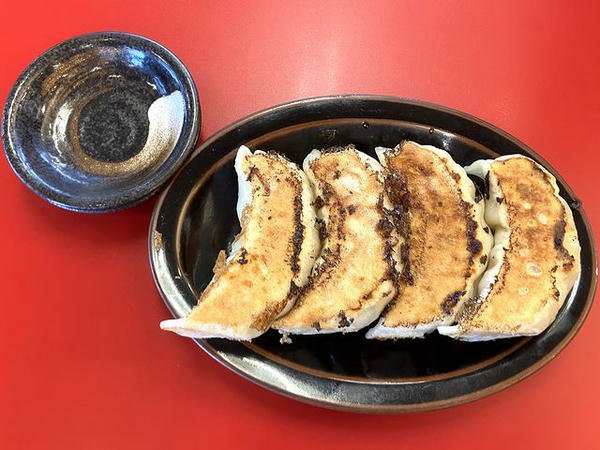 ジャンボ満天餃子（4ケ） 528円