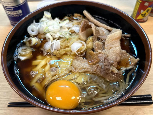 チートロスペシャルそば 900円