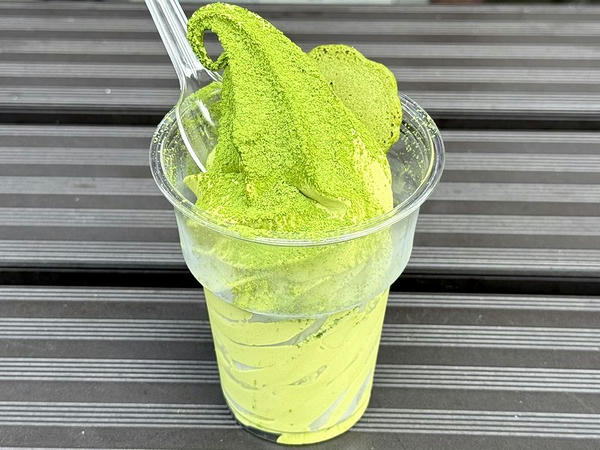 特製抹茶ソフトクリーム 400円