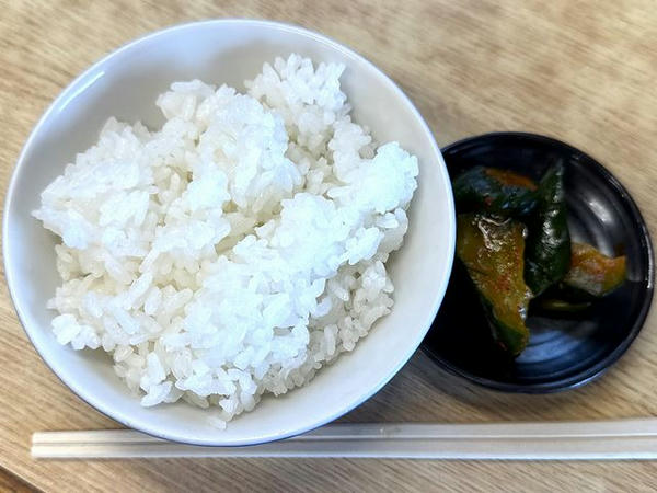 ライス（並） 150円 と サービスのキムチ