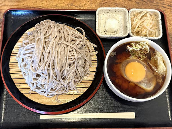 冷やし小海老のかき揚げそば（大盛） 1,150円 ＋ 生玉子 50円