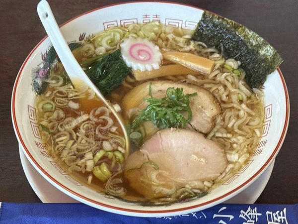 醤油ラーメン 880円