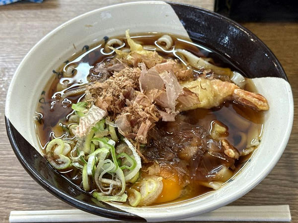 海老天きしめん 680円 ＋ 玉子 80円