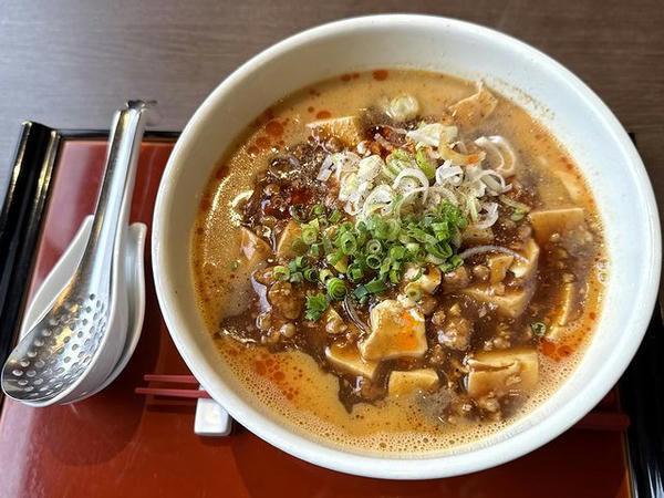 マーボー担々麺 930円