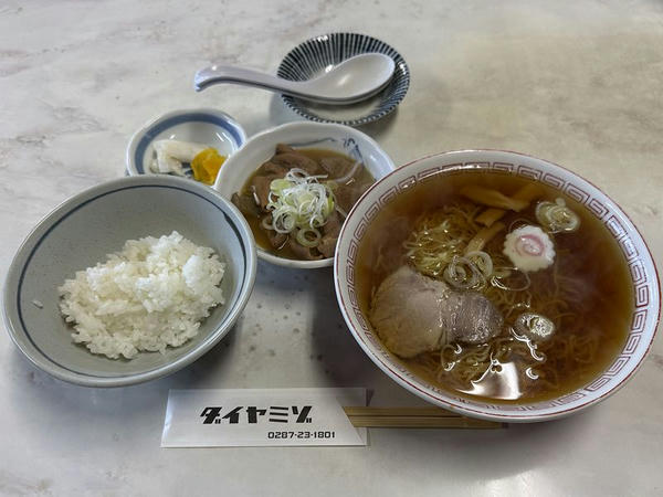 ラーメンセット2（ラーメン＋もつ煮＋ライス小） 1,200円