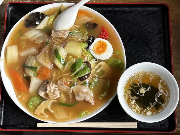 五目ヤキソバ 900円