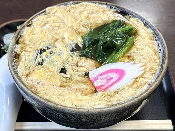 玉子とじそば 680円
