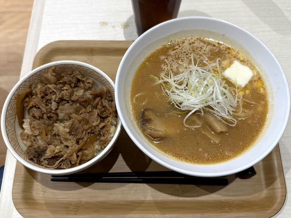 バタコン味噌ラーメン牛丼セット 1,220円