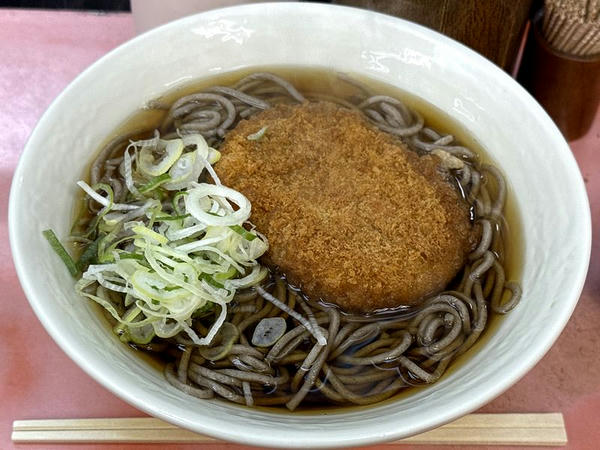 コロッケそば 550円
