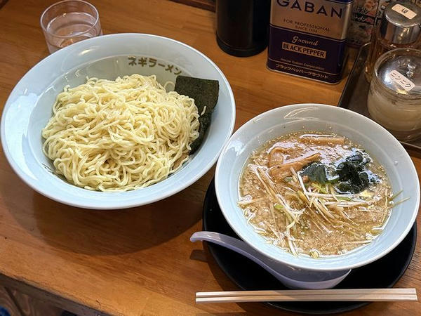 ネギつけ麺（並） 890円
