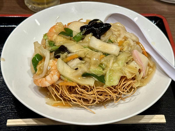 五目あんかけカタやきそば 800円