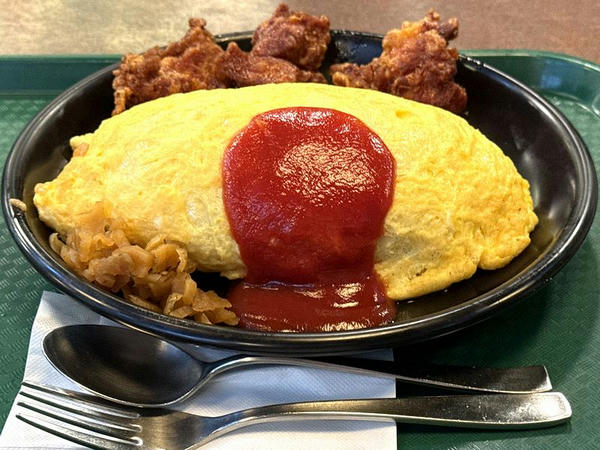チャイニーズチキンオムライス 1,045円
