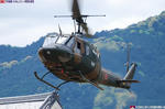 着陸するUH-1J