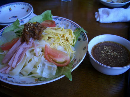 成龍飯店（刀削麺）