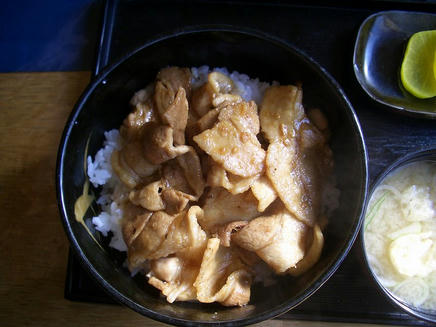 北の家(豚丼）2