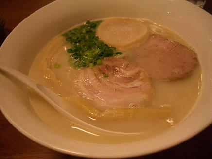 菜々兵衛（鶏白湯塩）