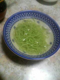 怪盗もろこしは大変なカラー素麺を盗んでいきました