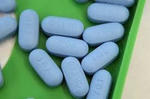 AIDS患者に対する薬物治療の副作用は何ですか？