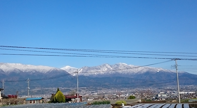 2020年4月14日朝撮影　市川三郷町大塚から北岳を望む　13日は雪