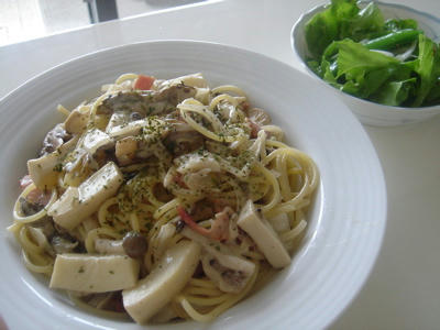 きのこのクリームパスタ