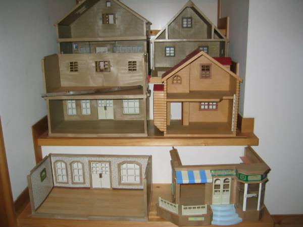 シルバニアファミリー　赤い屋根のお家他どっさり　中古品