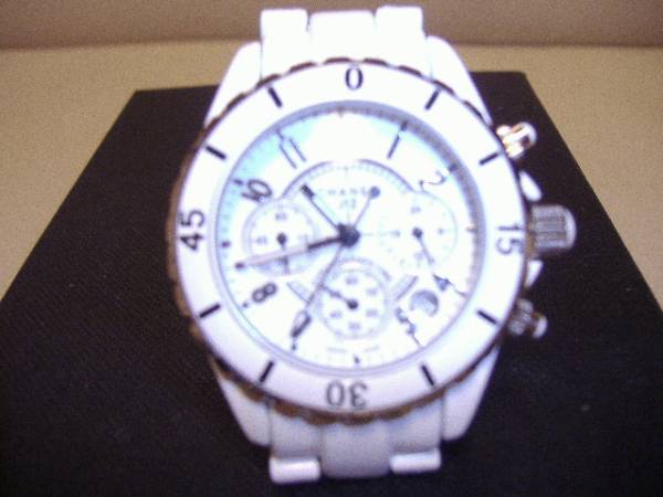 J12 セラミック　新品　クロノグラフ　白