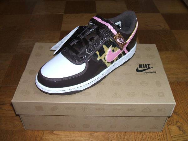 新品ナイキ今秋モデル！訳有り25.0ｃｍ