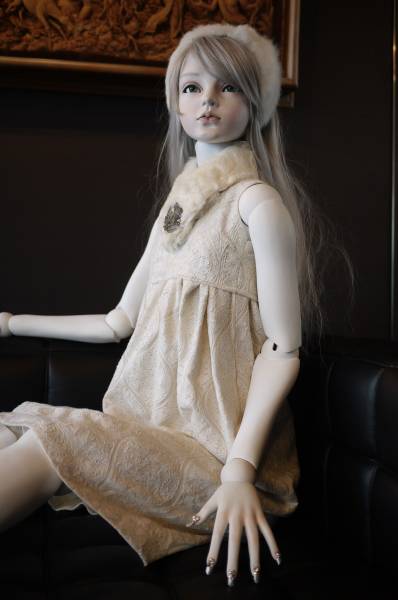 堀佳子先生作「等身大　ドール」