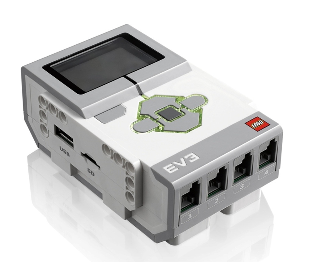 EV3です。NXTをさらにバイオメタルにした感じ?