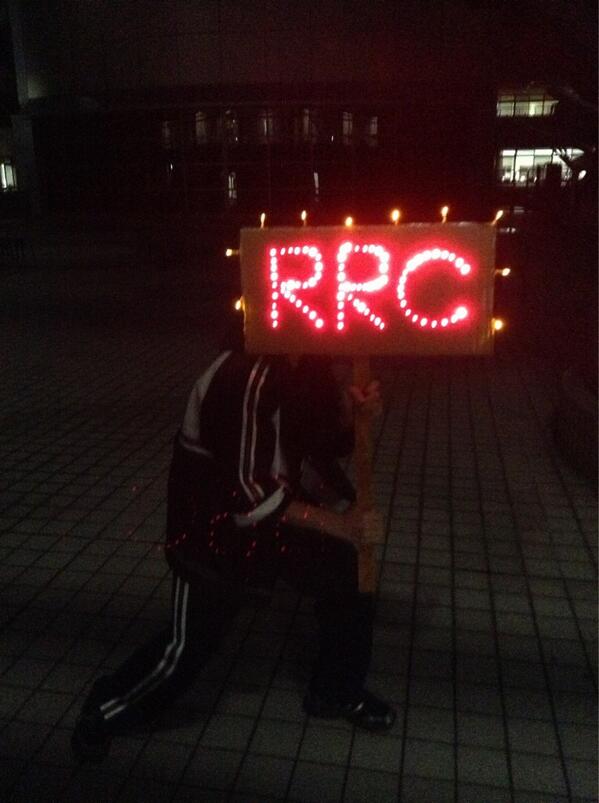 実はこの看板はこの前壊れました。