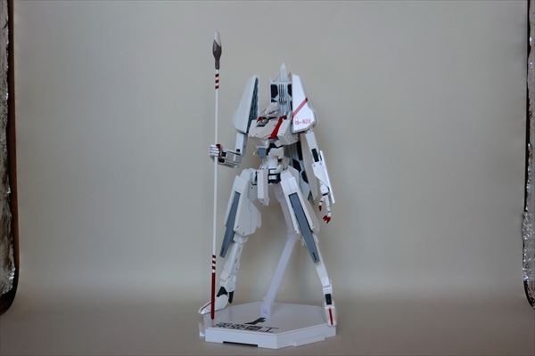 Amazon.co.jp: コトブキヤ シドニアの騎士 一七式衛人 白月改 継