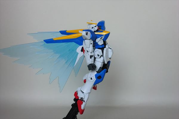 HGUC 1/144 V2ガンダム用拡張エフェクトユニット“光の翼