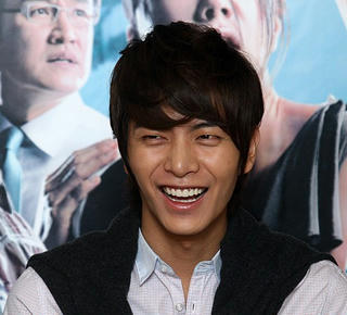 2011y03m09d_222111507.jpg