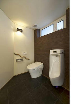 thtoilet.jpg
