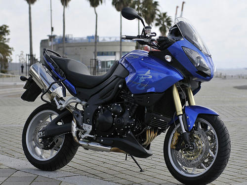 トライアンフ タイガーのカウル塗装完成 バイク塗装ジャンク 事務員のブログ