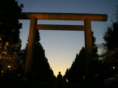 靖国神社の参道を歩いてみました♪