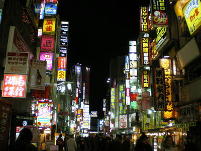 新宿歌舞伎町は眠らない♪