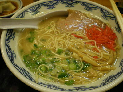 博多らあめん『赤のれん 麺徳』(千代田区飯田橋) ♪