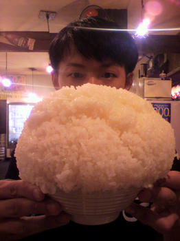 頑張って食べないと周りのとこから崩れ落ちてくるんです!