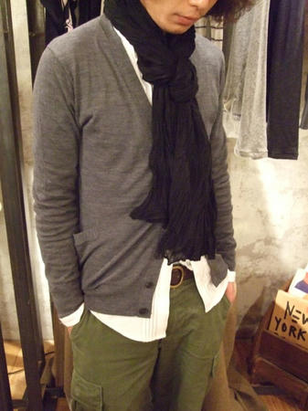 Buena Vestido（ブエナヴェステード）シルク×カシミア ストール スタイリング