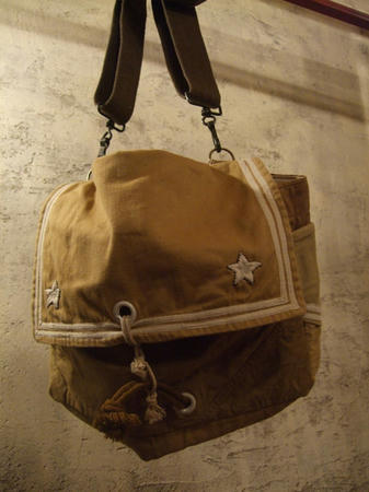 ARTE POVERA（アルテポーヴェラ）フランス軍テント地TOOLショルダーバッグ main