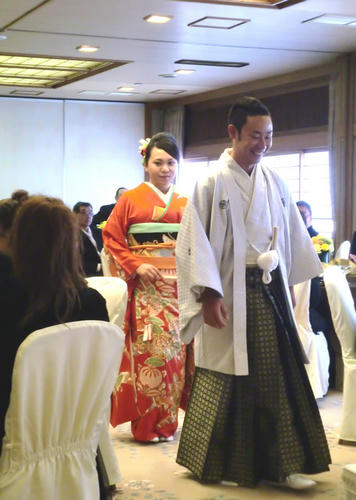 お披露目会 お振袖にて入場