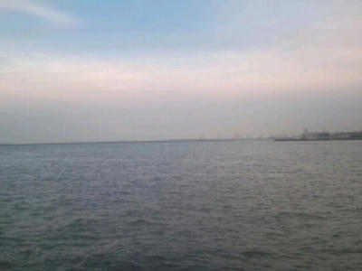 福岡市　夕方の海