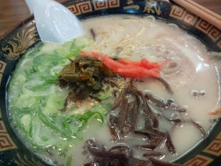 ラーメン 博多三気