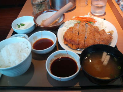 やよい軒 ロースとんかつ定食