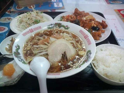 中華美食城