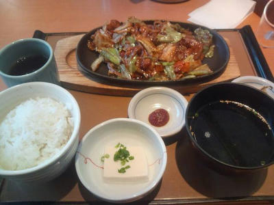 やよい軒★豚肉とたっぷり野菜の味噌炒め定食