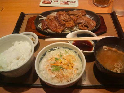 やよい軒　厚切りカルビ焼肉定食