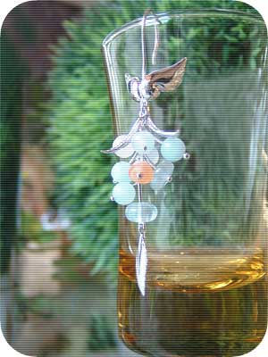 羽ピアス　（片耳用）